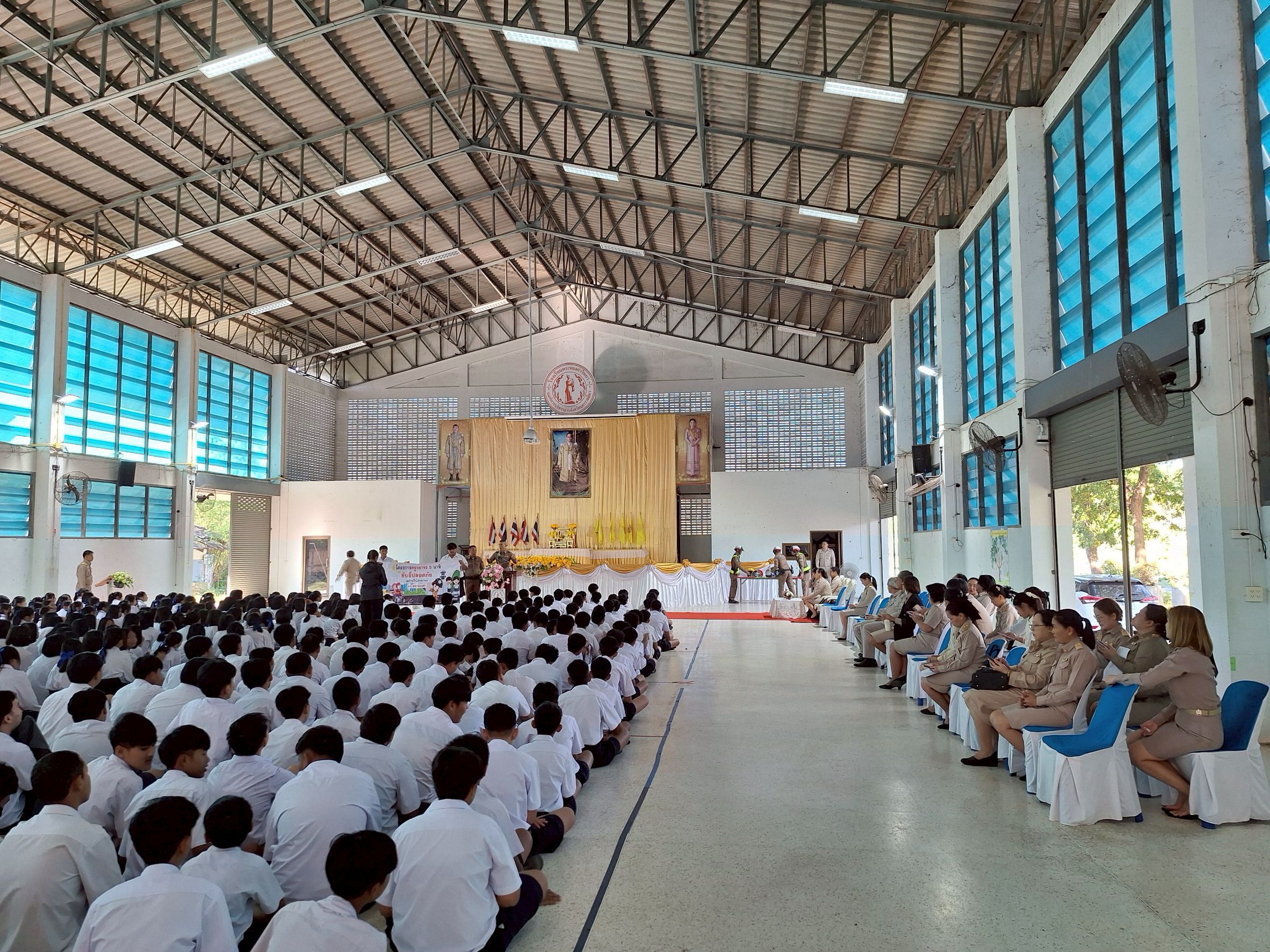 LINE_ALBUM_khorngkar khru cracr 5 nathi sph.phrathxng kha 4 th.kh.2568_251209_1.jpg